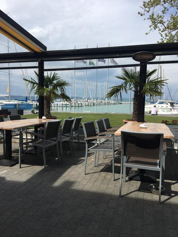Butique Apartman Balatonlelle Exterior foto